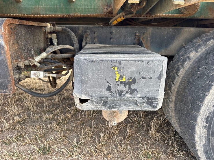 1986-white-140-image-33