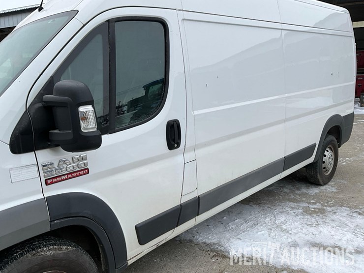 2017-ram-promaster-2500-image-11