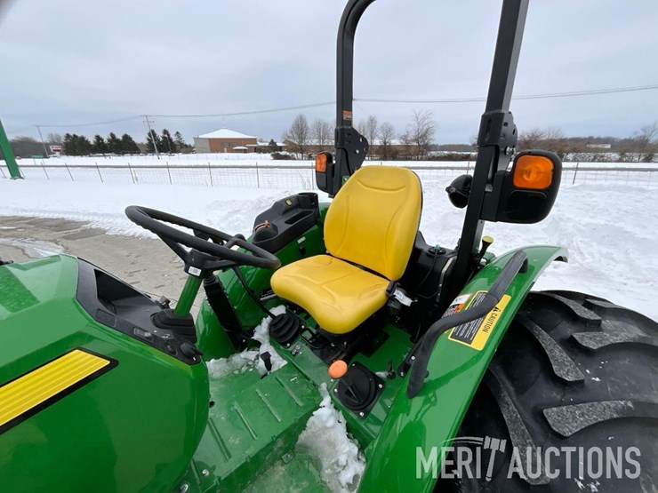 2024-john-deere-5075e-image-25