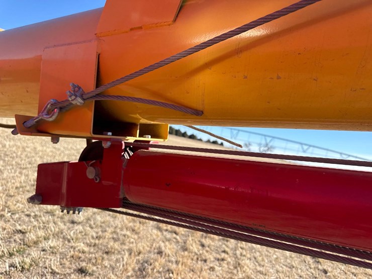 westfield-mk-100-71-auger-w/-swing-away-image-19