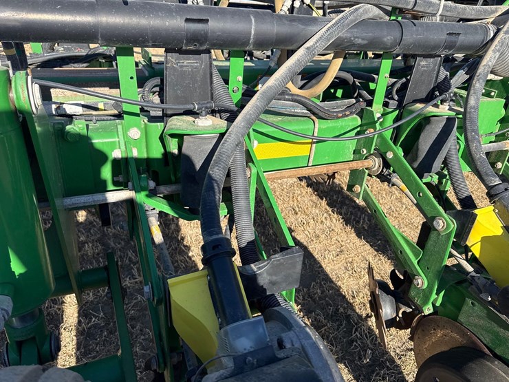 2014-john-deere-1770nt-image-24