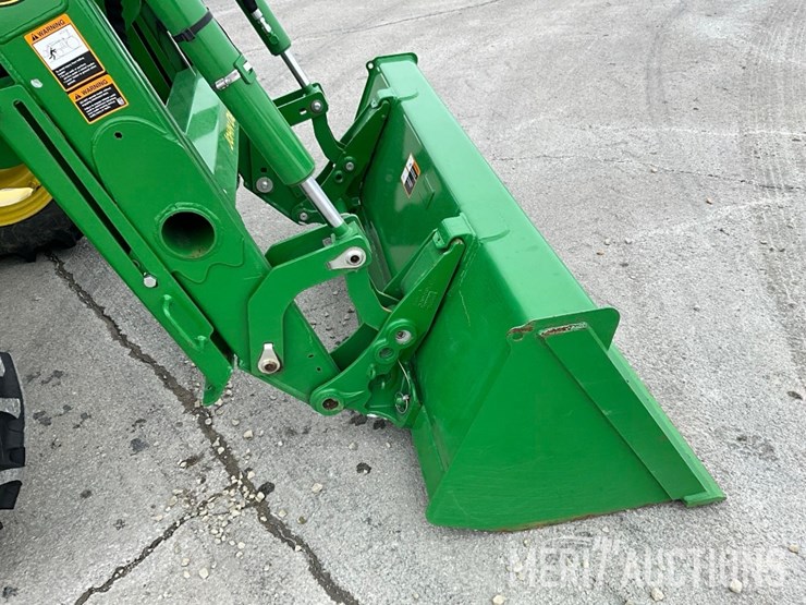 2024-john-deere-5075e-image-24