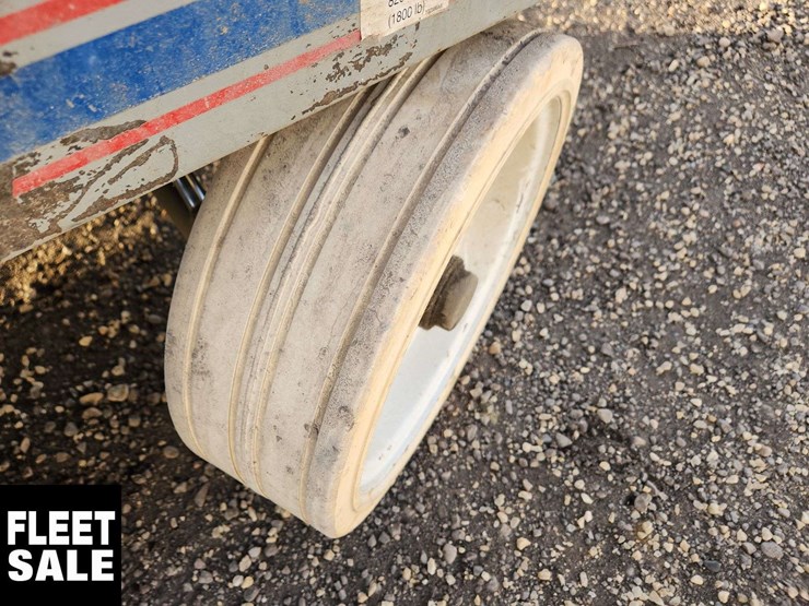 skyjack-sj3220-900-lbs-scissor-lift-image-18