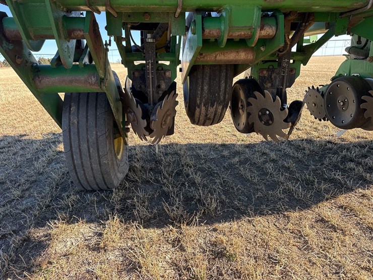 2014-john-deere-1770nt-image-53