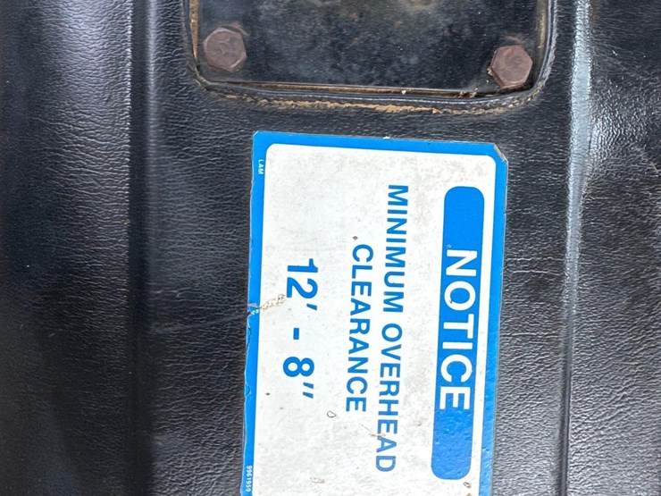 1986-white-140-image-89