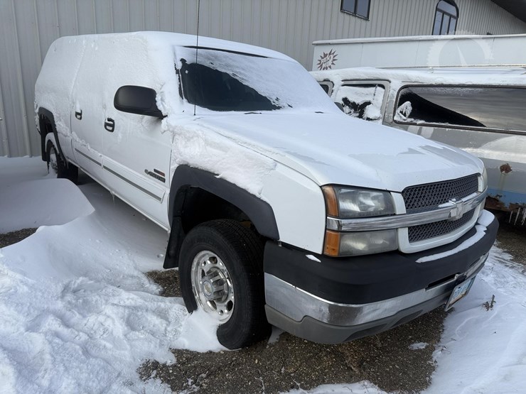 2003-chevrolet-silverado-2500-image-3