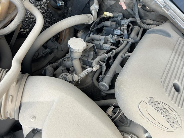 2001-chevrolet-silverado-1500-image-19