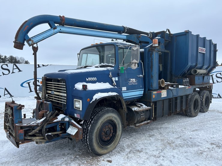 1990-ford-l9000-image-1
