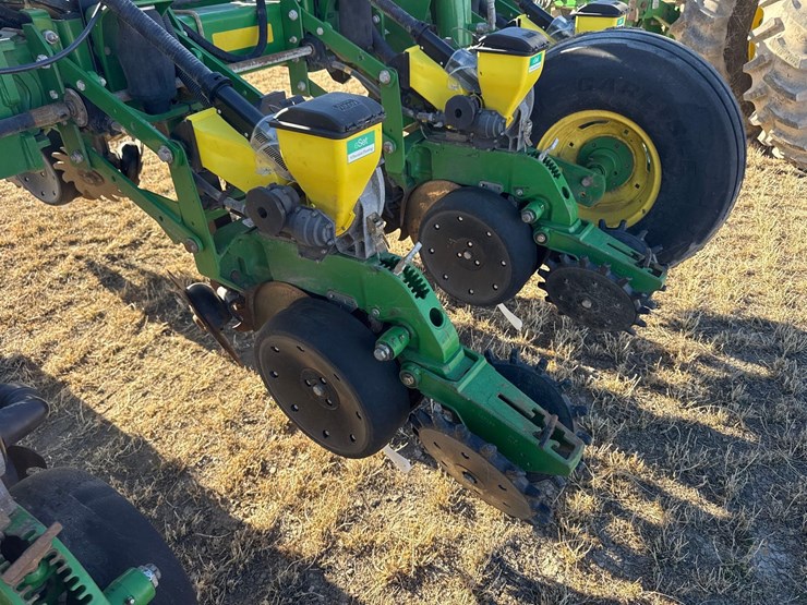 2014-john-deere-1770nt-image-58