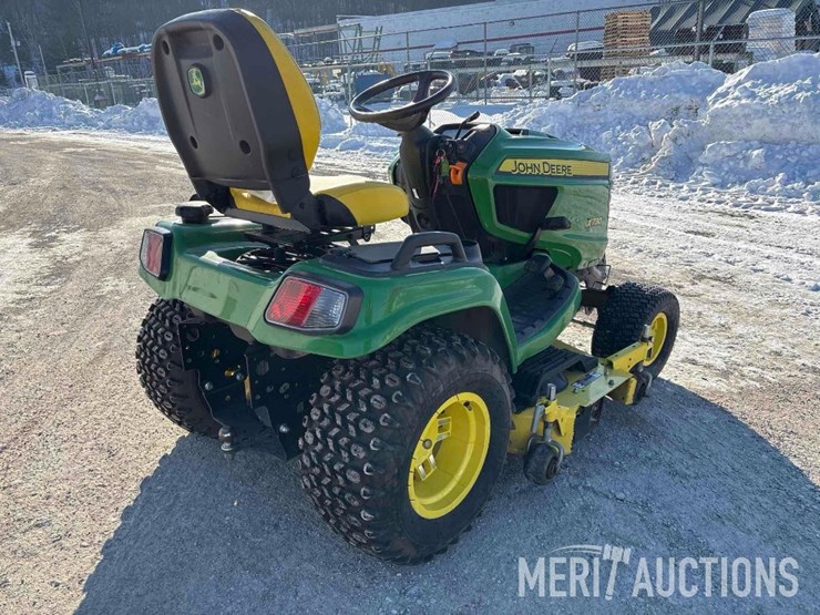 2022-john-deere-x730-image-5