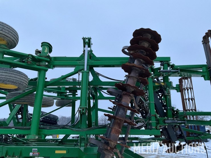 2013-john-deere-2623vt-image-18