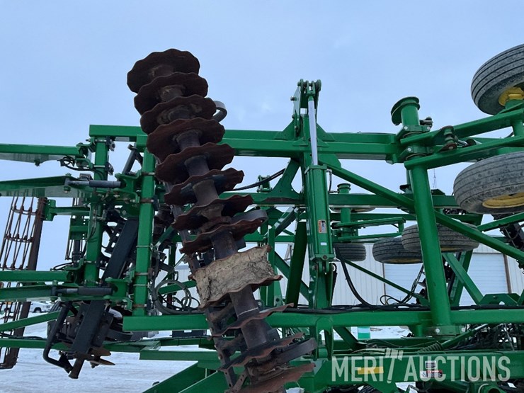 2013-john-deere-2623vt-image-26