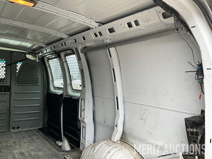 2014-chevrolet-2500-image-25