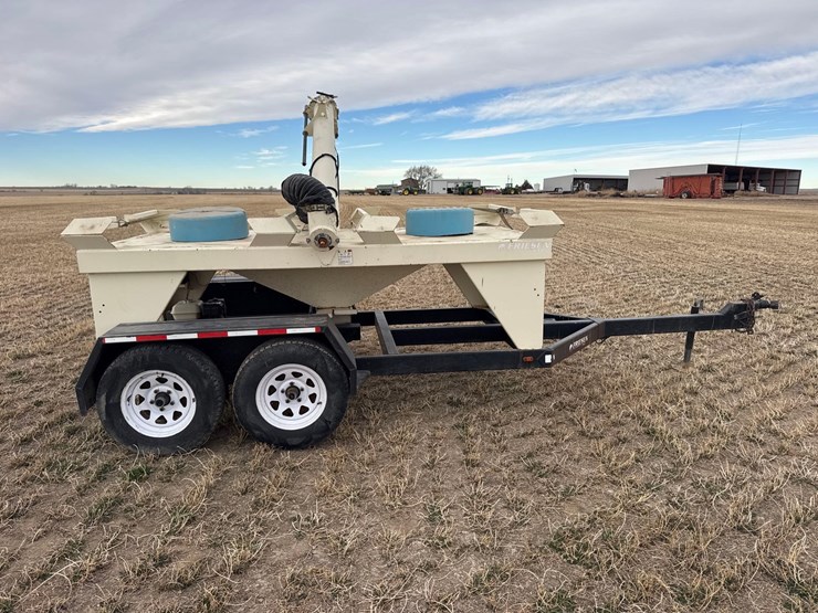 friesen-seed-tender-image-6