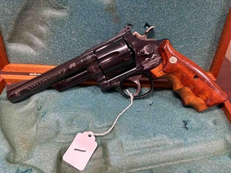 smith-and-wesson---yellowstone---.44-mag-revoler-image-4