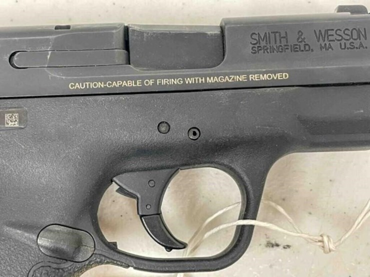 smith-&-wesson-pistol-image-3