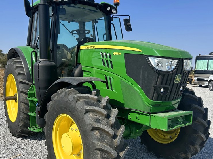 2023-john-deere-6155m-image-1