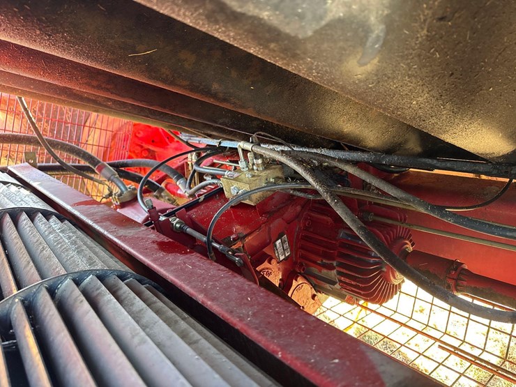 2009-case-ih-2577-image-96