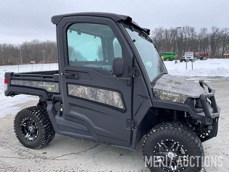 2024-john-deere-gator-image-25