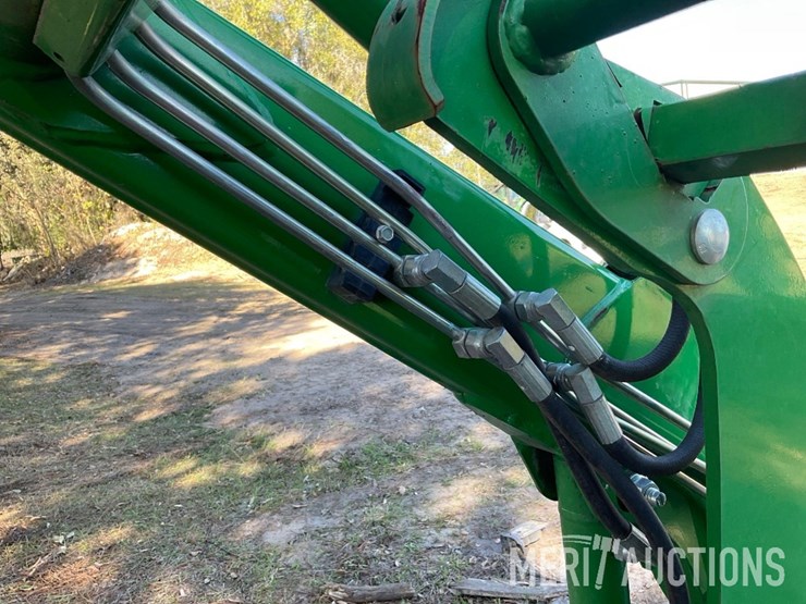 2021-john-deere-320r-image-9