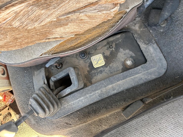 2016-volvo-f613-image-32