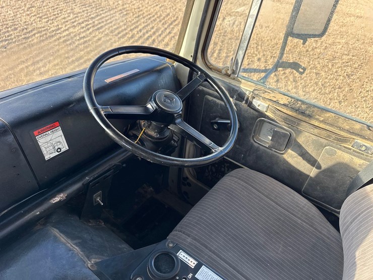 1992-white-gmc-haying-mantis-stacker-truck-image-16