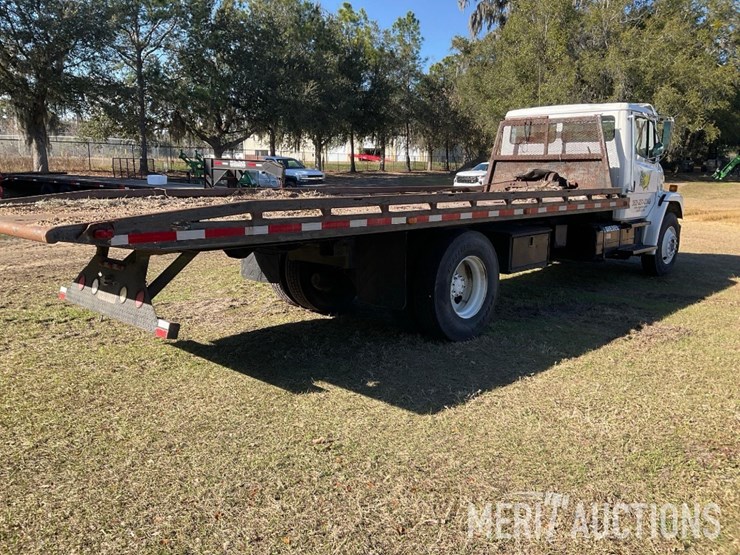 1997-freightliner-fl70-image-5