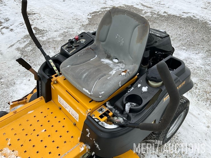 2015-hustler-raptor-zero-turn-image-10