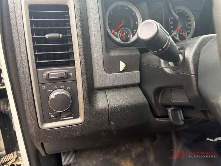 2015-dodge-2500-image-22