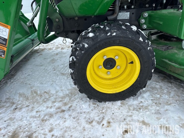 2021-john-deere-1023e-image-11