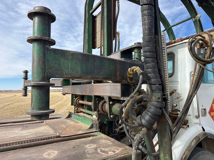 1986-white-140-image-65