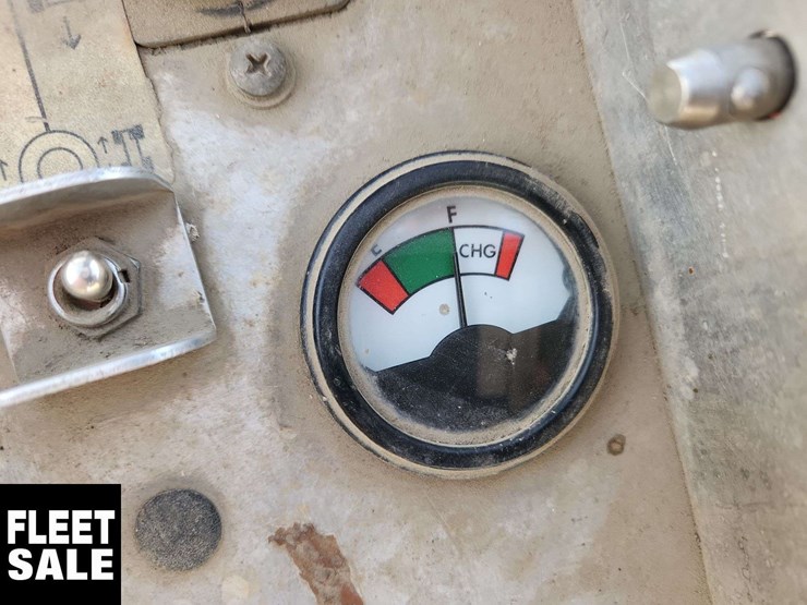 skyjack-sj3220-900-lbs-scissor-lift-image-14