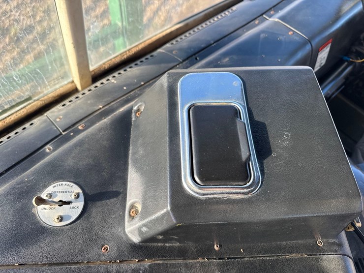 1992-white-gmc-haying-mantis-stacker-truck-image-20