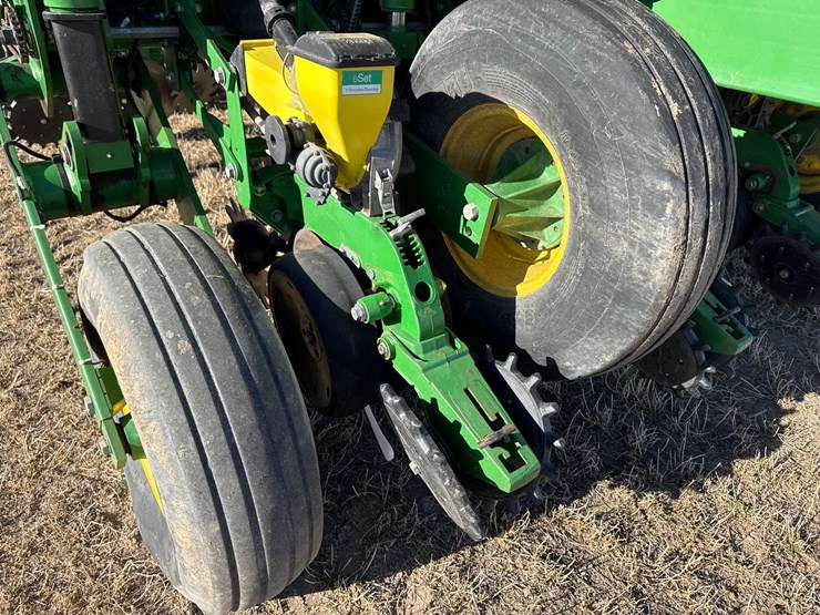 2014-john-deere-1770nt-image-39