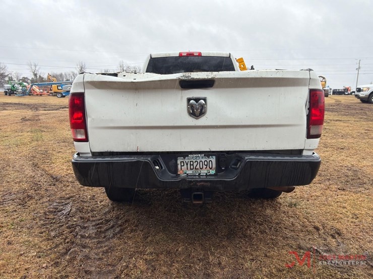 2015-dodge-2500-image-4