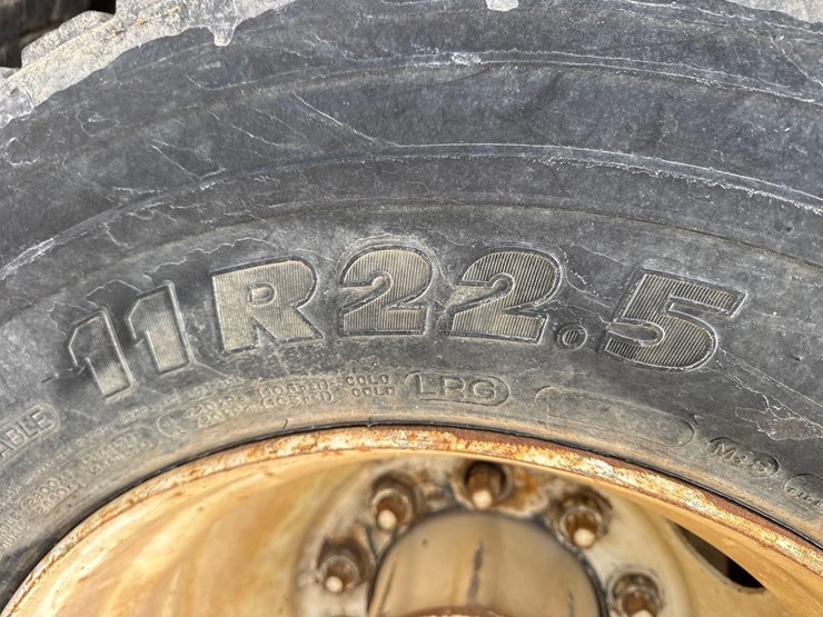 1986-white-140-image-46