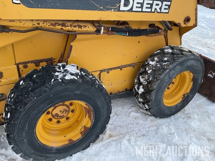 2006-john-deere-325-image-17