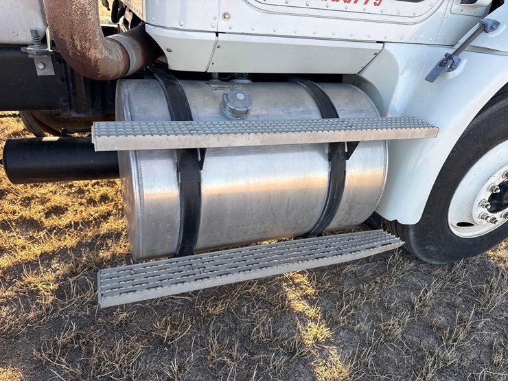 1999-international-60-image-53