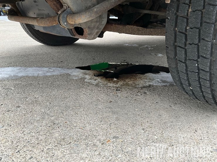 2014-chevrolet-2500-image-30