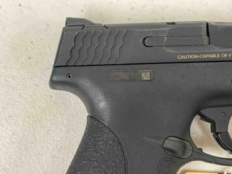 smith-&-wesson-pistol-image-4