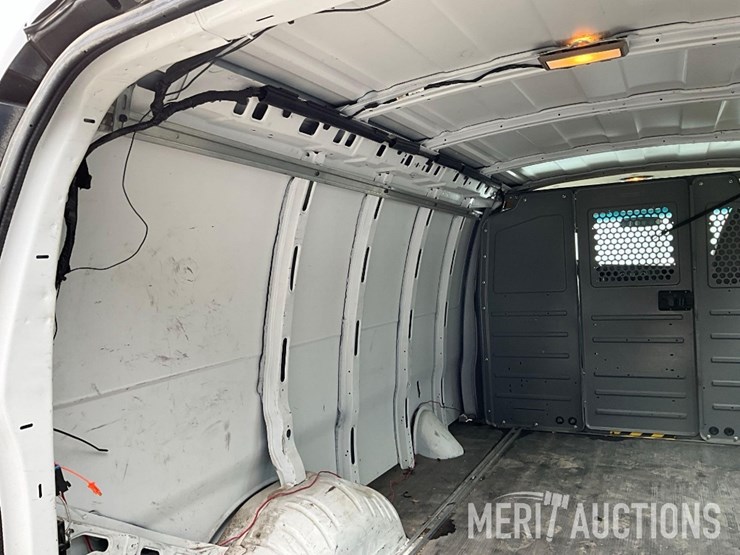 2014-chevrolet-2500-image-24