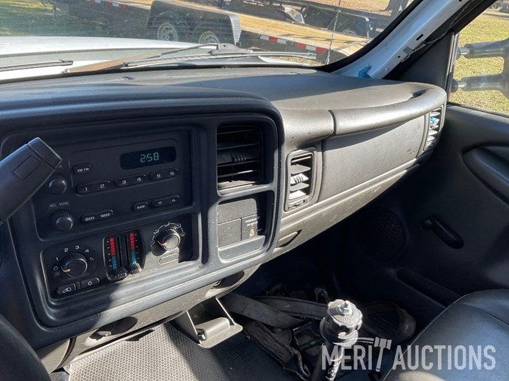 2006-chevrolet-3500-image-37