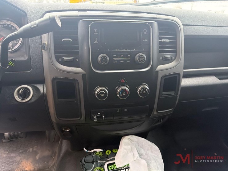 2015-dodge-2500-image-18