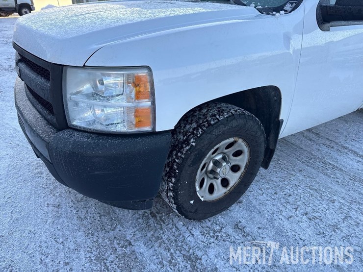 2011-chevrolet-silverado-1500-image-12