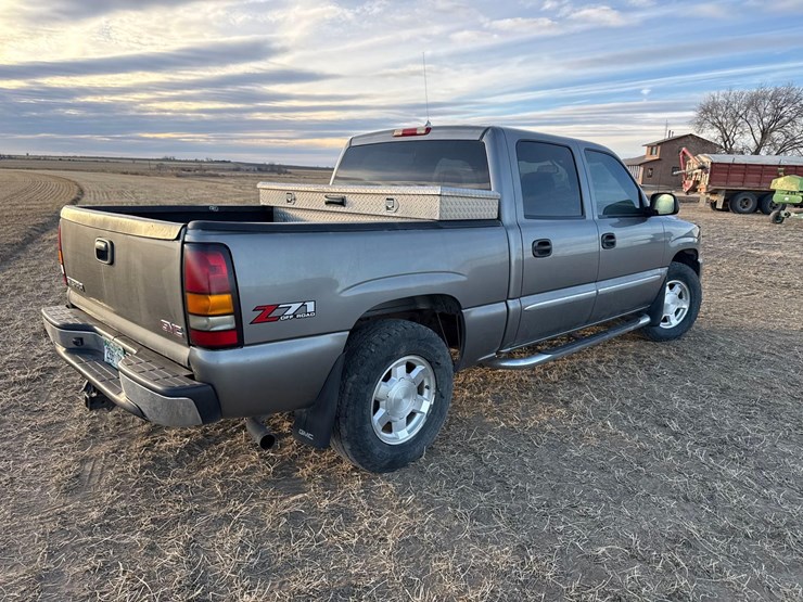 2006-gmc-sierra-1500-image-5