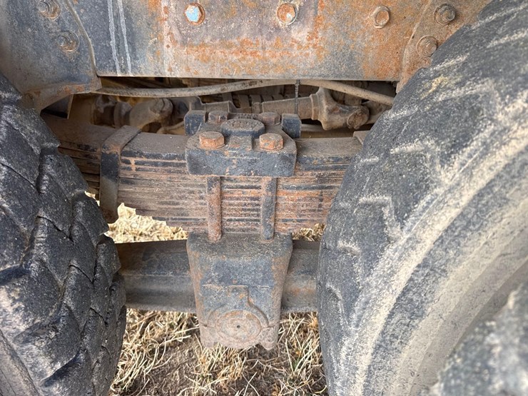 1986-white-140-image-59