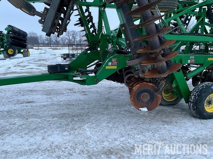 2013-john-deere-2623vt-image-14