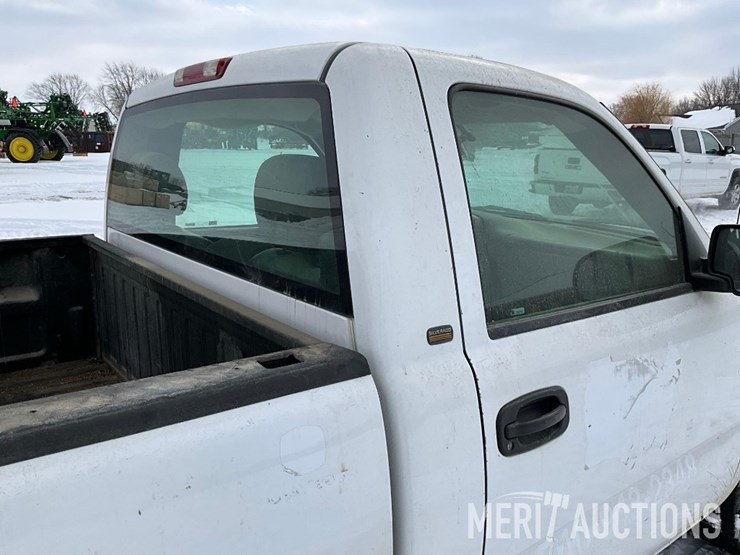 2004-chevrolet-1500-image-16