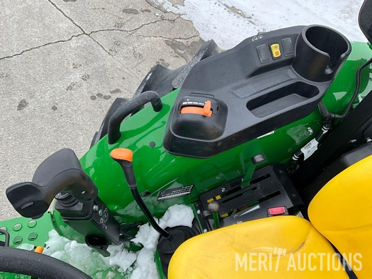 2024-john-deere-5075e-image-26