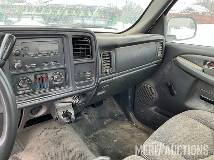 2004-chevrolet-1500-image-31